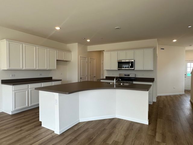 2320 Horseshoe Circles, Naperville, IL 60564