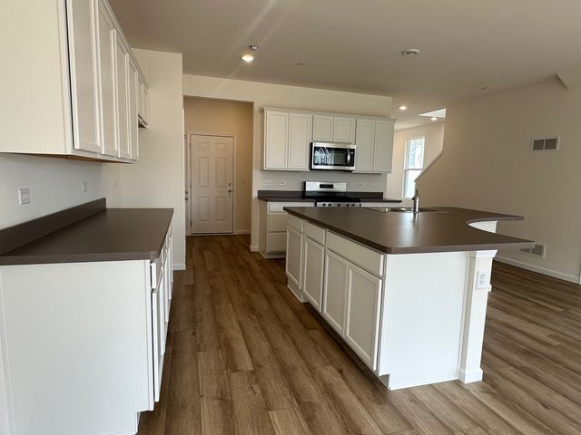 2320 Horseshoe Circles, Naperville, IL 60564