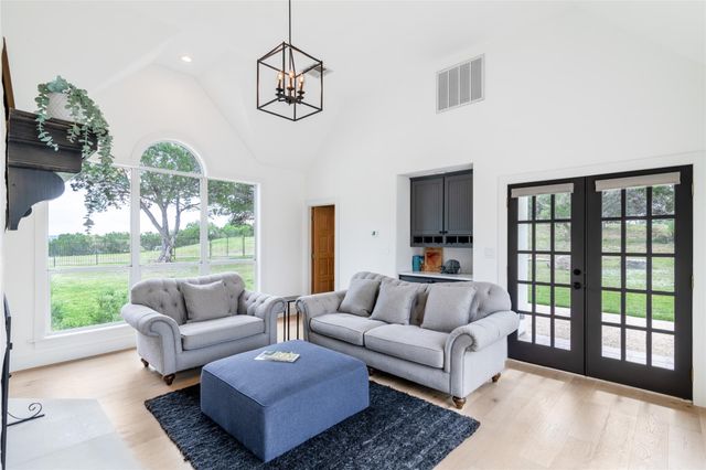 31 W VALLEY SPRINGS RD, Wimberley, TX 78676