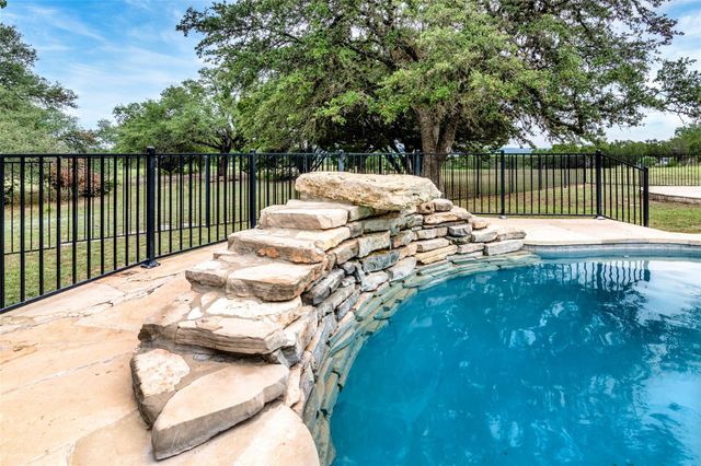 31 W VALLEY SPRINGS RD, Wimberley, TX 78676