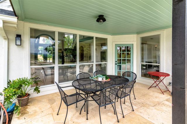 31 W VALLEY SPRINGS RD, Wimberley, TX 78676