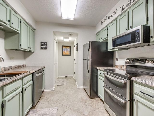 11401 Springhollow Road 104, Oklahoma City, OK 73120