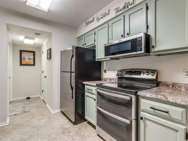 11401 Springhollow Road 104, Oklahoma City, OK 73120