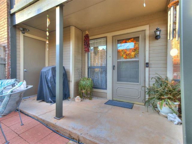 11401 Springhollow Road 104, Oklahoma City, OK 73120