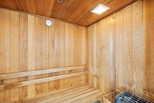 550 N Saint Clair Street 2601, Chicago, IL 60611