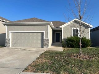 21717 Southcreek Road, Peculiar, MO 64078