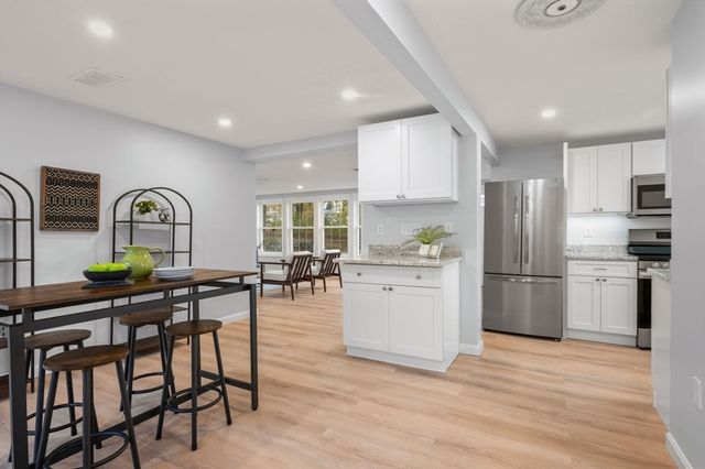 29 Broad Street, Plainville, MA 02762