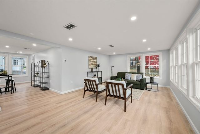 29 Broad Street, Plainville, MA 02762