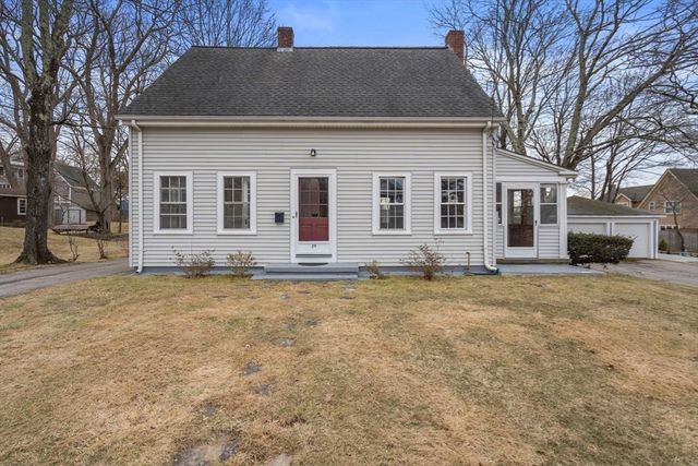 29 Broad Street, Plainville, MA 02762