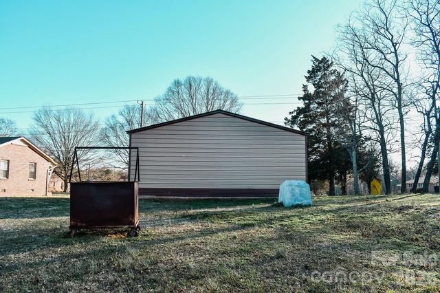 6016 Oxford School Road, Claremont, NC 28610