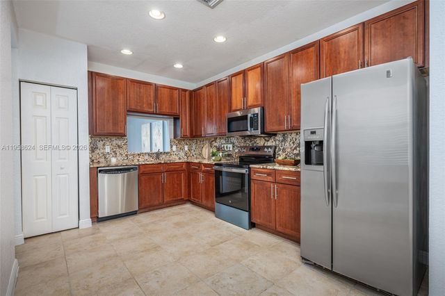 9719 Darlington Pl, Cooper City, FL 33328