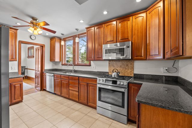622 N Ridgeland Avenue, Oak Park, IL 60302