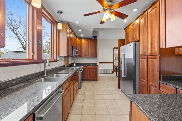 622 N Ridgeland Avenue, Oak Park, IL 60302