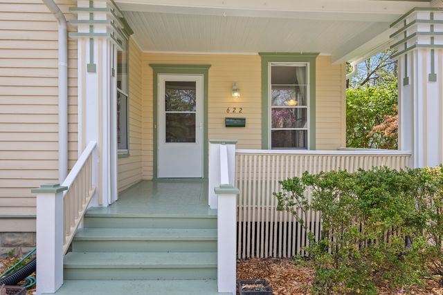 622 N Ridgeland Avenue, Oak Park, IL 60302