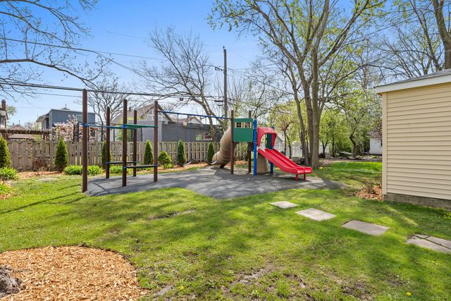 622 N Ridgeland Avenue, Oak Park, IL 60302
