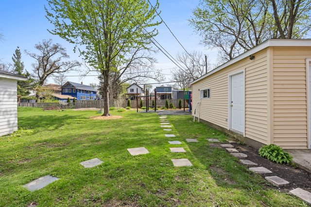 622 N Ridgeland Avenue, Oak Park, IL 60302