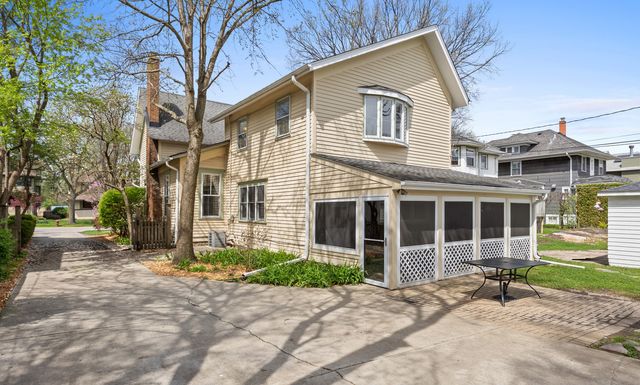 622 N Ridgeland Avenue, Oak Park, IL 60302