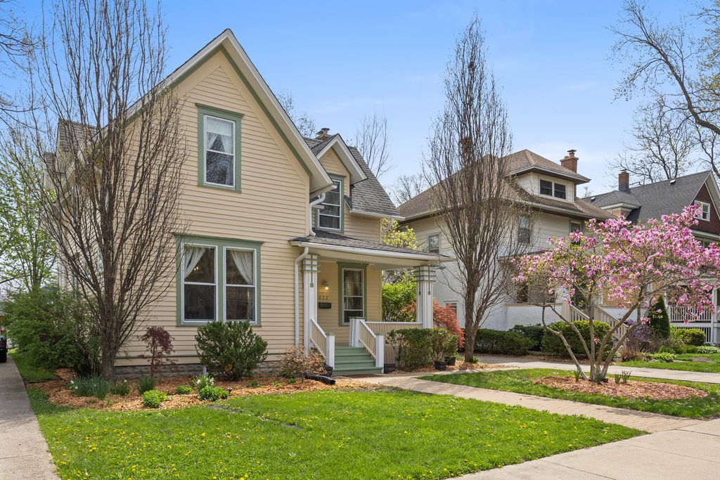 622 N Ridgeland Avenue, Oak Park, IL 60302