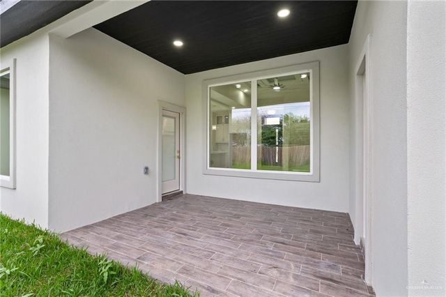 1115 E Boxwood Avenue, San Juan, TX 78589