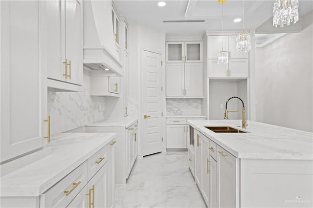 1115 E Boxwood Avenue, San Juan, TX 78589