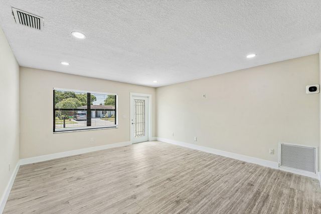 10725 Eureka Street, Boca Raton, FL 33428