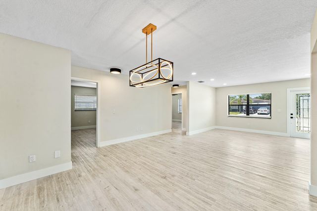 10725 Eureka Street, Boca Raton, FL 33428