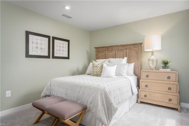 1127 Breakwater TRL, Carrollton, VA 23314