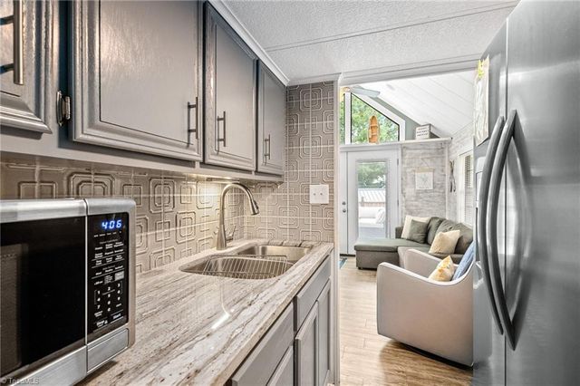 123 Grand View Drive, New London, NC 28127