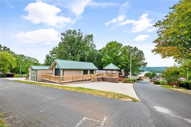 123 Grand View Drive, New London, NC 28127