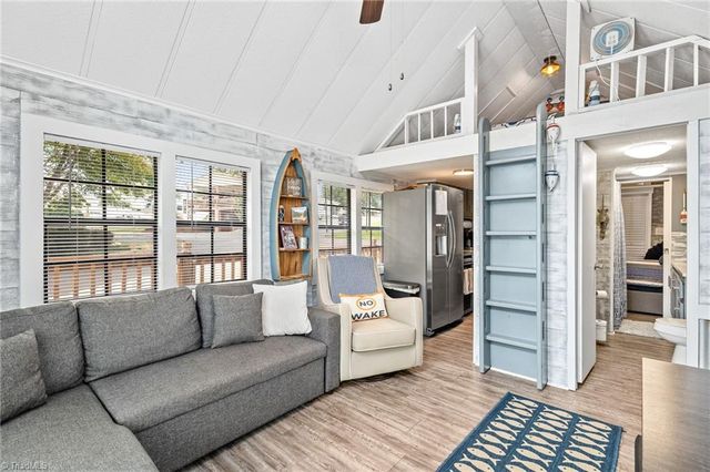 123 Grand View Drive, New London, NC 28127