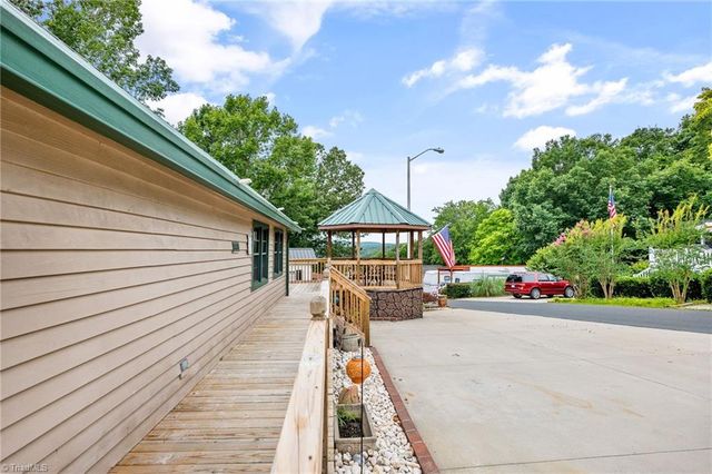 123 Grand View Drive, New London, NC 28127