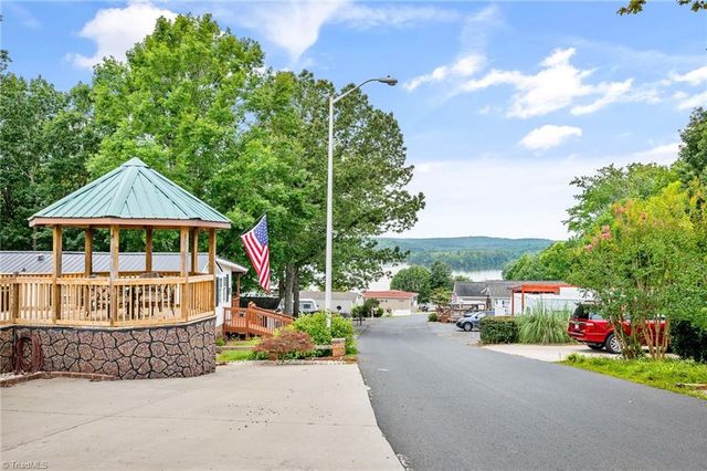 123 Grand View Drive, New London, NC 28127