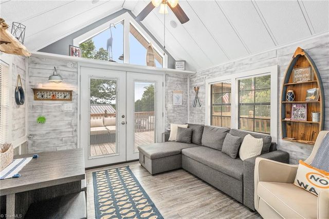 123 Grand View Drive, New London, NC 28127