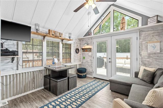 123 Grand View Drive, New London, NC 28127