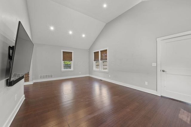 192 E 2nd Avenue, Columbus, OH 43201