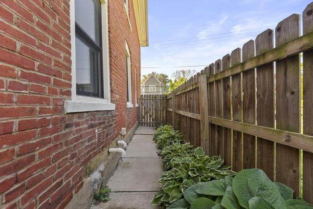 192 E 2nd Avenue, Columbus, OH 43201