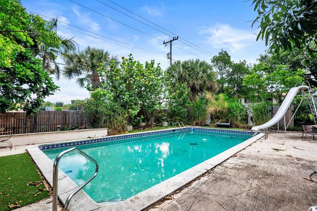 821 Omar Road, West Palm Beach, FL 33405