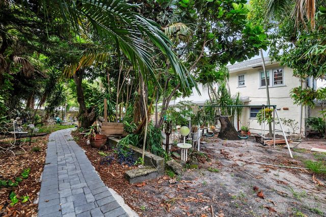 821 Omar Road, West Palm Beach, FL 33405