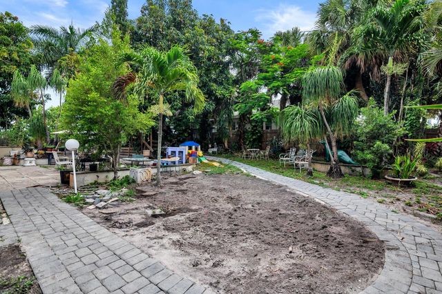 821 Omar Road, West Palm Beach, FL 33405
