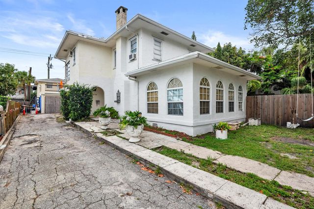 821 Omar Road, West Palm Beach, FL 33405