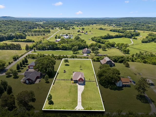 80 Edwards Rd, Lebanon, TN 37090
