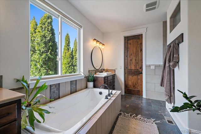 5771 Last Pointe Drive, Windsor, CO 80550