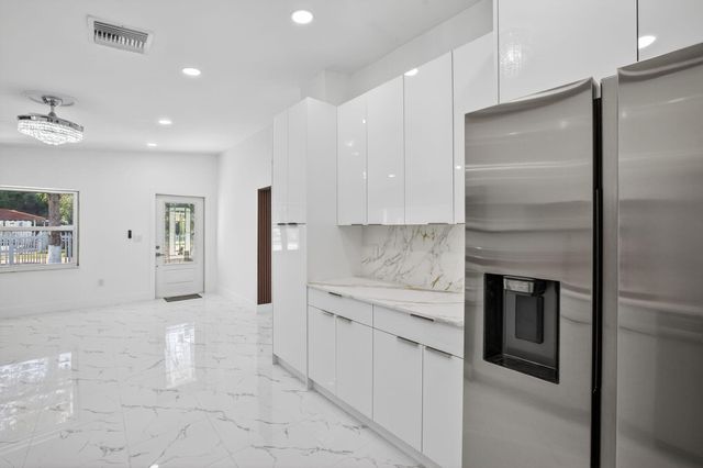 13685 NW 3rd Avenue, North Miami, FL 33168