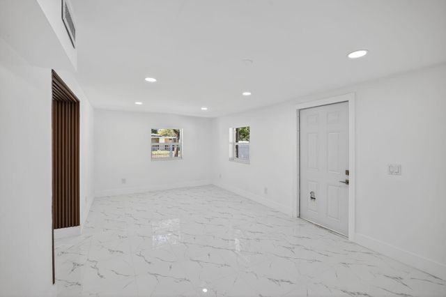 13685 NW 3rd Avenue, North Miami, FL 33168