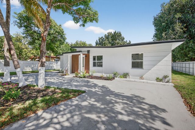 13685 NW 3rd Avenue, North Miami, FL 33168