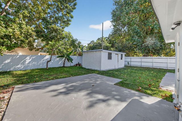 13685 NW 3rd Avenue, North Miami, FL 33168