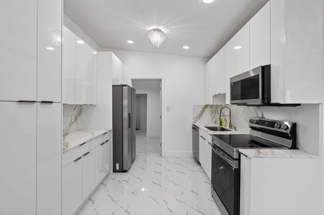 13685 NW 3rd Avenue, North Miami, FL 33168