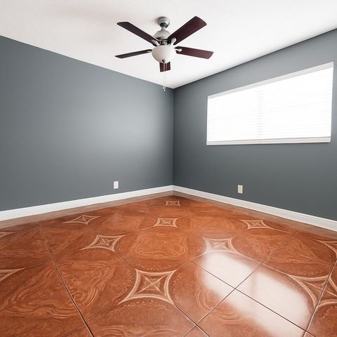 5041 W Oakland Park Boulevard 111, Lauderdale Lakes, FL 33313