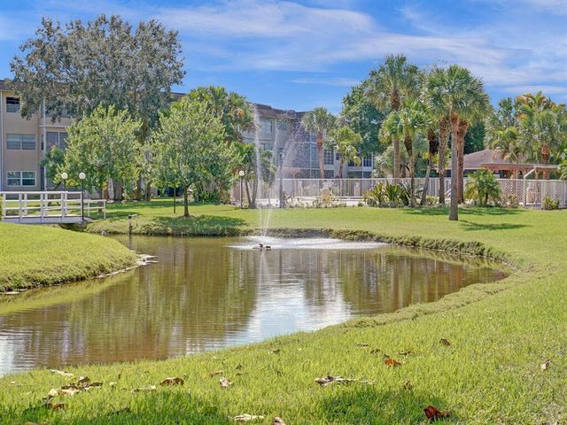 5041 W Oakland Park Boulevard 111, Lauderdale Lakes, FL 33313