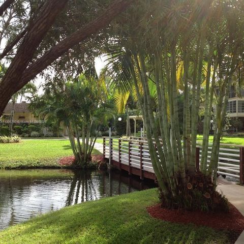 5041 W Oakland Park Boulevard 111, Lauderdale Lakes, FL 33313